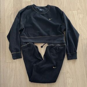 Nike matching set - fleece sweater and pants